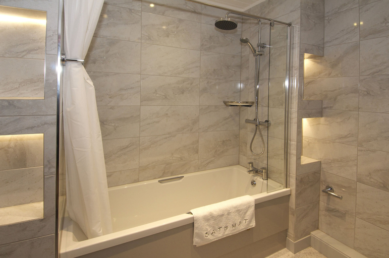 Bathroom 5, Pennine Manor Hotel, Kirklees
