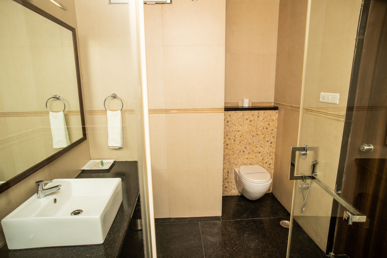 Bathroom 5, Hotel Simran, Raipur
