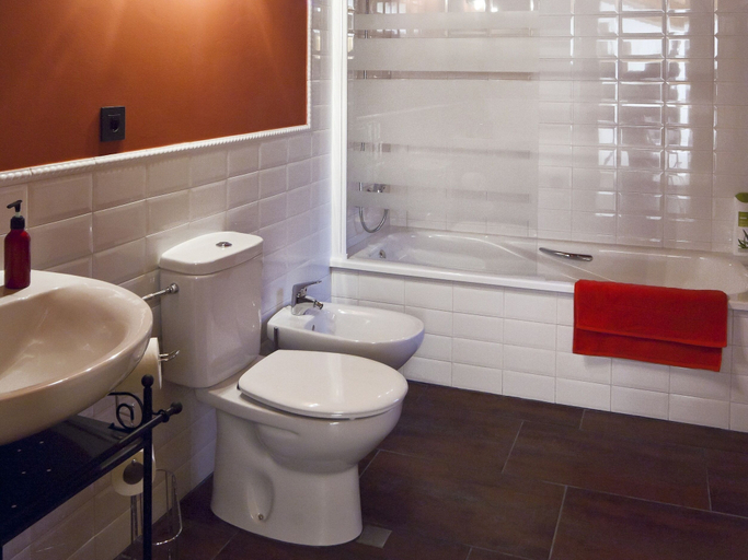 Bathroom 3, Casa Rural Villa Liquidambar, La Rioja
