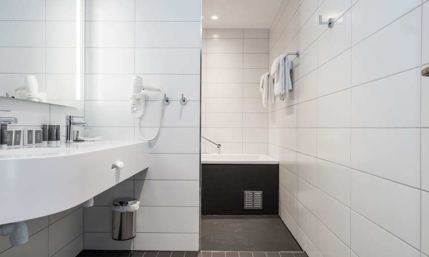 Bathroom 4, Thon Hotel Bergen Airport, Bergen