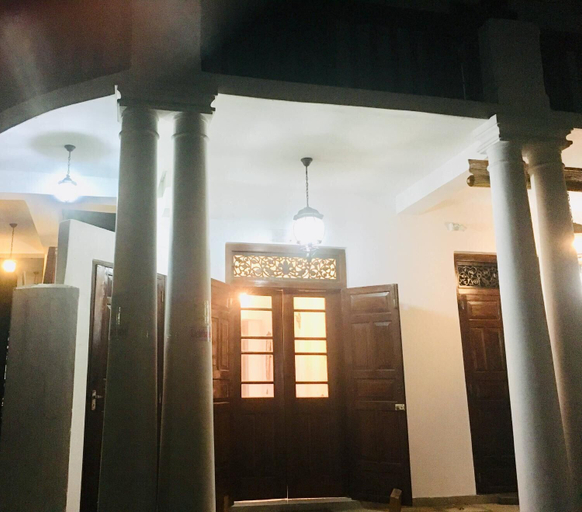 Others 5, Lighthouse Guest, Galle Four Gravets