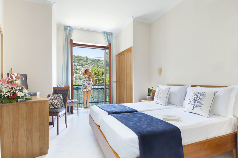 Bedroom 4, Piccolo Paradiso, Napoli