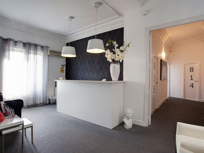 Others 5, Hostal Besaya, Madrid