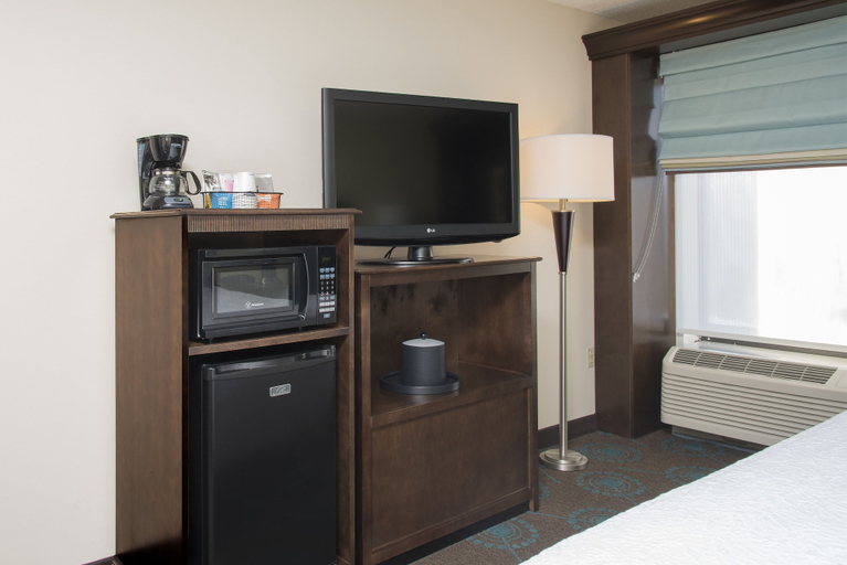 Others 5, Hampton Inn and Suites Kokomo, Howard
