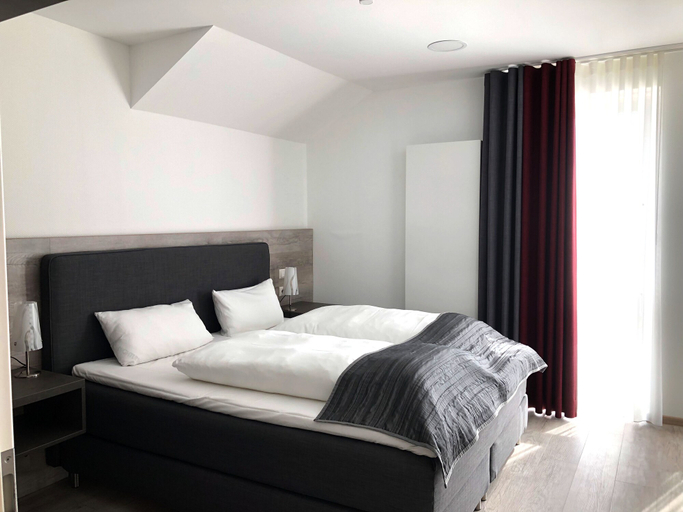 Bedroom 4, Hotel Restaurant Sonnenhof, Ammerland