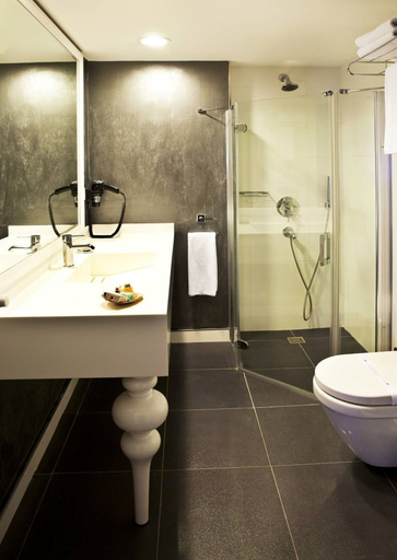 Bathroom 5, Taximtown Hotel, Beyoğlu