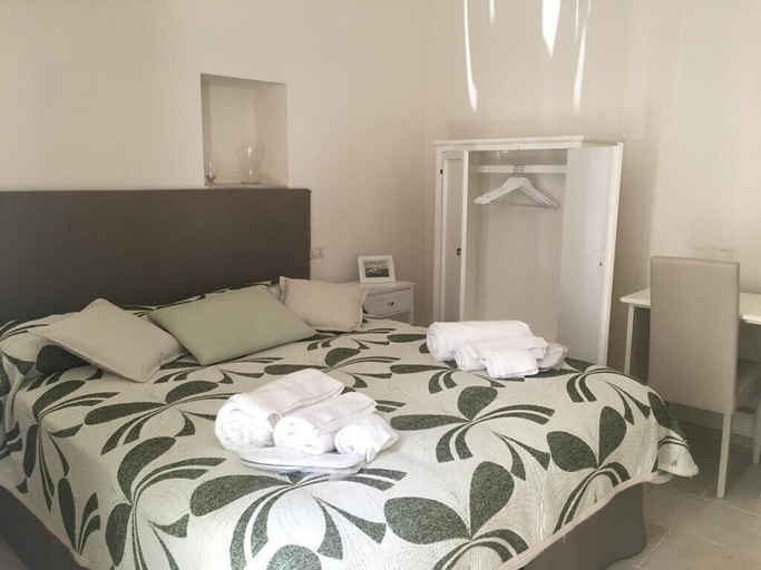 Bedroom 2, Casa La Torre - Puglia Mia Apartments, Bari