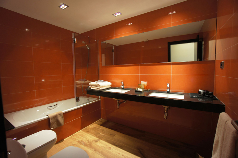 Bathroom 3, Buil & Gine Wine Hotel, Tarragona