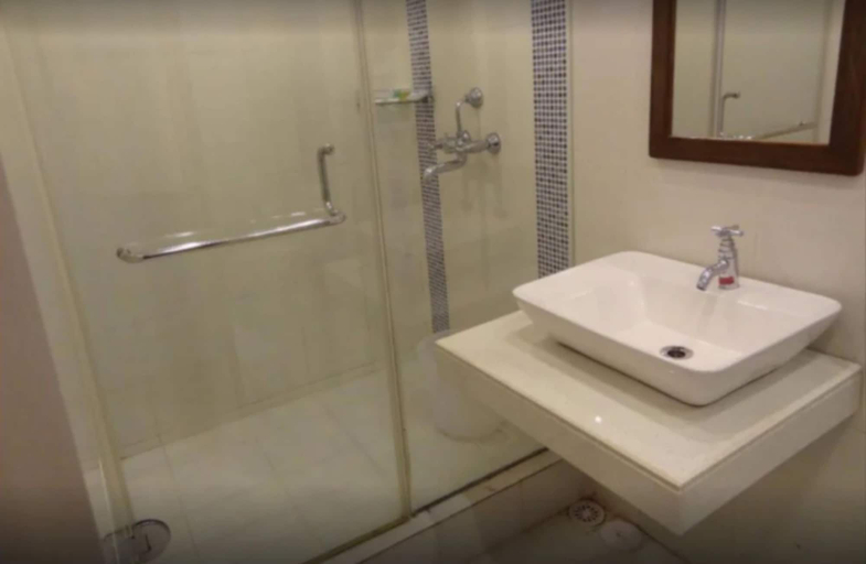 Bathroom 5, Santana Beach Resort, North Goa