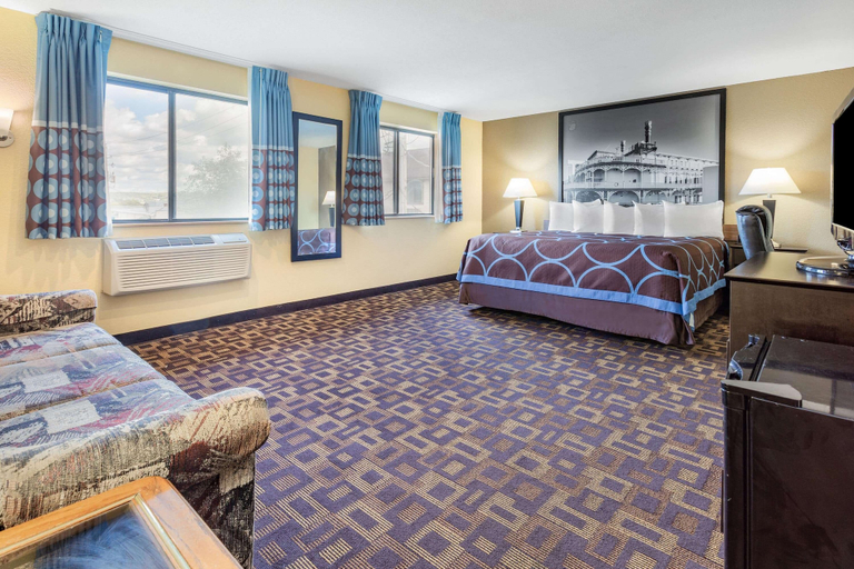 Bedroom 3, Super 8 by Wyndham Decorah, Winneshiek