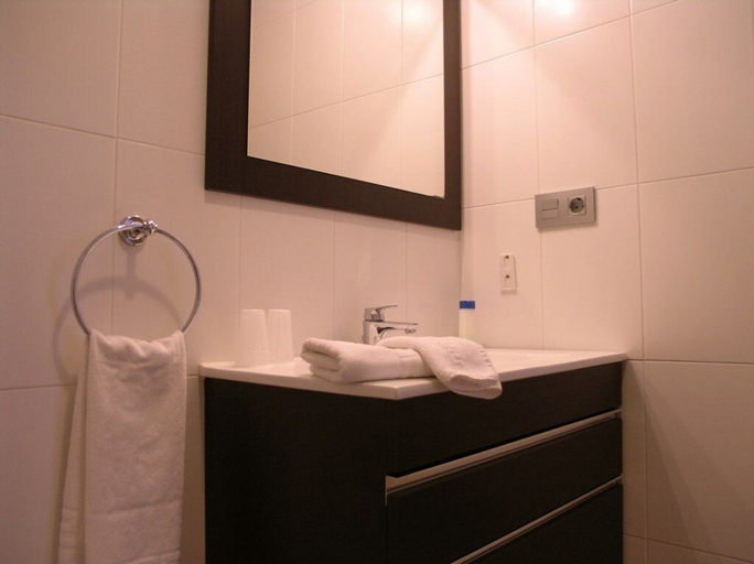 Bathroom 4, Apartamentos Aixa II, Murcia