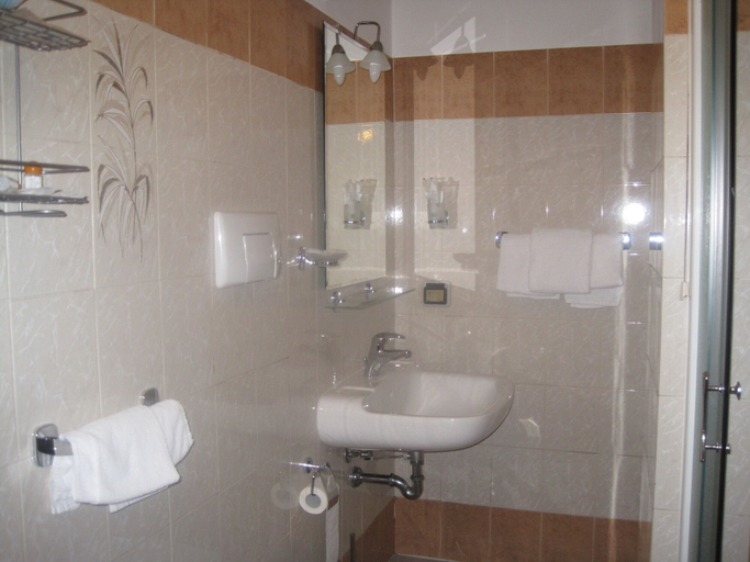 Bathroom 5, Bel Sit, Milano