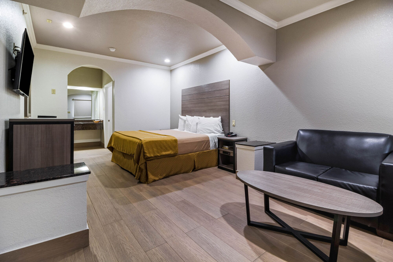 Bedroom 4, Scottish Inn and Suites Extended Stay Baytown, Houston
