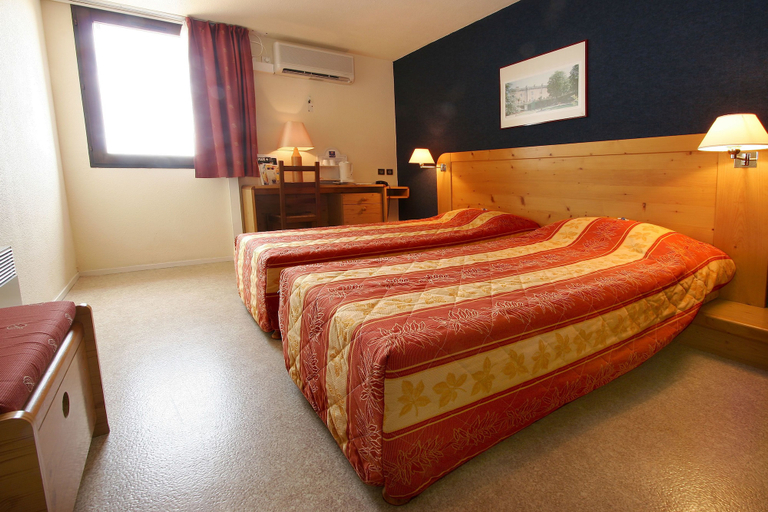 Bedroom 2, Brit Hotel Vallee du Lot, Lot-et-Garonne