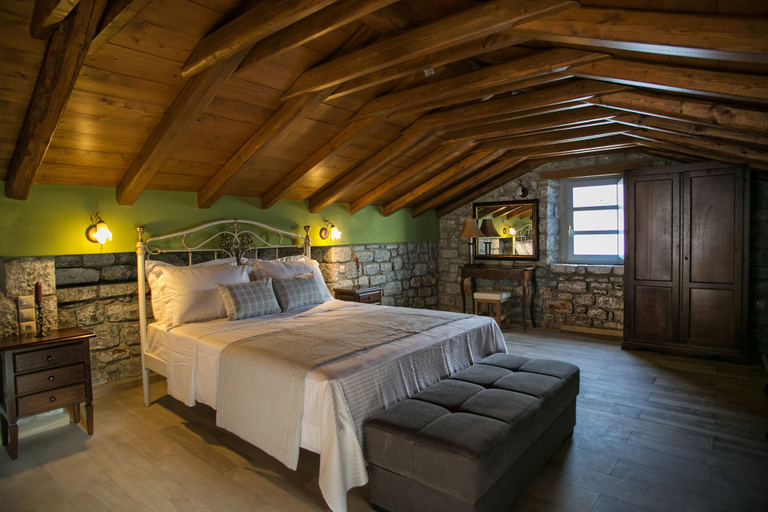 Bedroom 5, En Plo Luxury Suites, Peloponnese