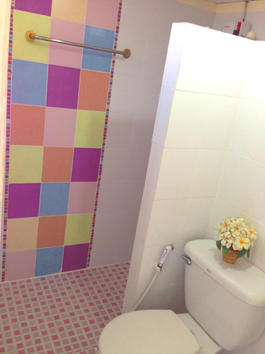 Bathroom 5, Casa Narinya at Suvarnbhumi Airport, Bang Phli