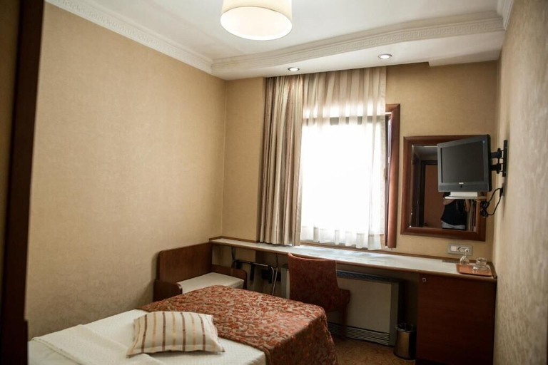 Bedroom 3, Hotel Yuksel, Fatih