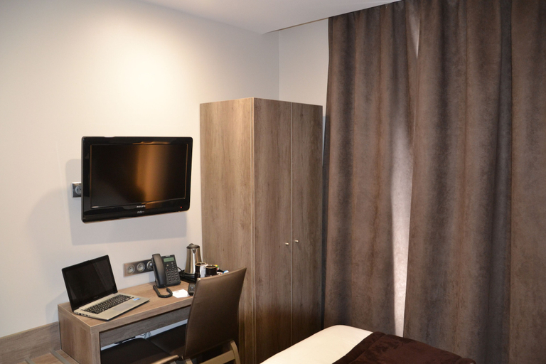 Bedroom 4, Hotel Paris Italie, Paris