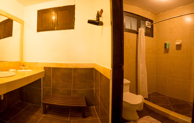 Bathroom 5, Gringo Bill's Boutique Hotel, Urubamba