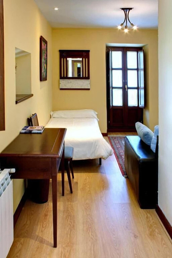 Bedroom 3, Coviella Hotel Rural, Asturias