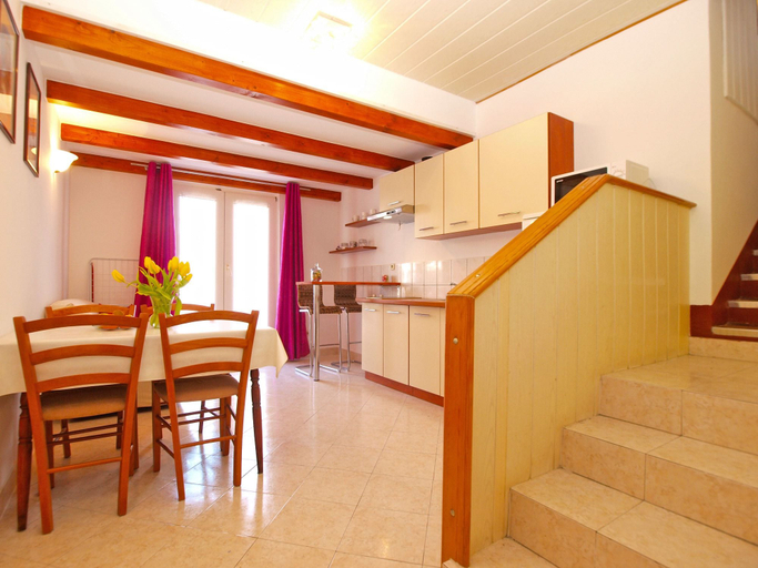 Others 4, Apartment 1558, Pula
