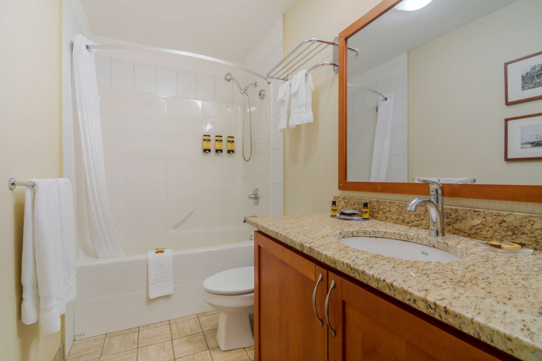 Bathroom 4, Best Western Plus Chemainus Inn, Cowichan Valley