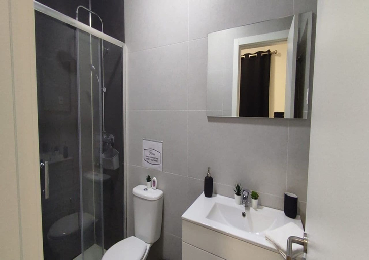 Bathroom 3, Lisbon Palma Rooms, Lisbon