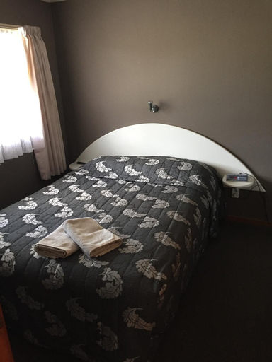 Bedroom 2, Alexandra Motor Lodge, Central Otago