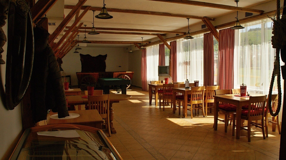 Food & Drinks 4, Penzión Western, Ružomberok