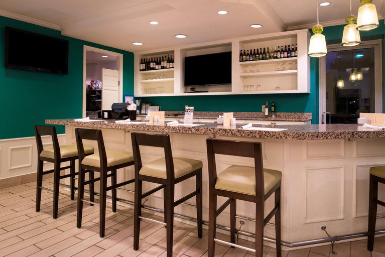 Food & Drinks 5, Hilton Garden Inn Baltimore/White Marsh, Baltimore