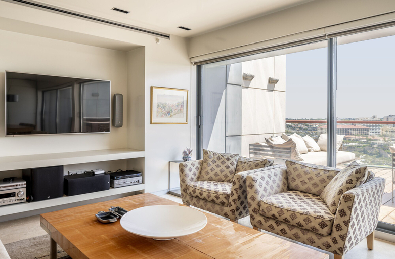 Others 5, Panoramic Sea View W Pool & Gym Access