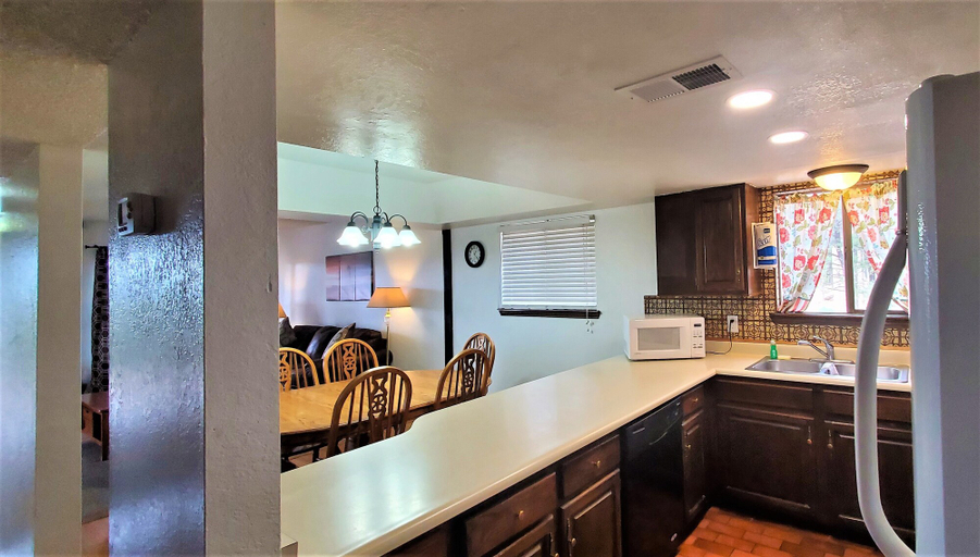Others 5, High Sierra Condominium, Lincoln