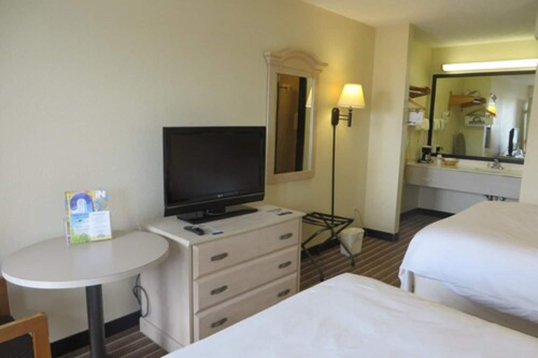 Bedroom 3, Days Inn by Wyndham Plainfield, Hendricks