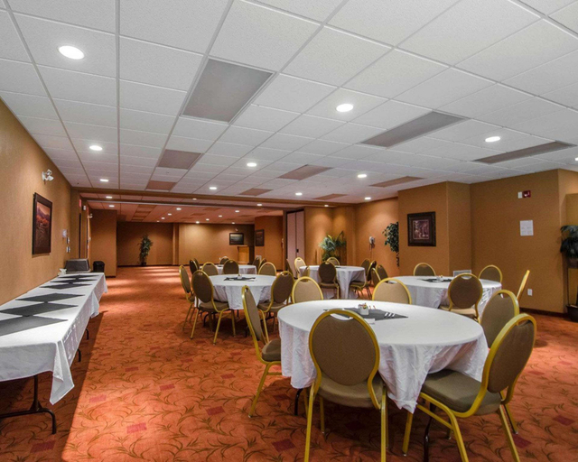 Others 5, Quality Inn & Suites, Division No. 19