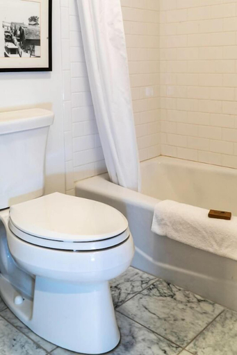 Bathroom 4, Leland Lodge, Leelanau