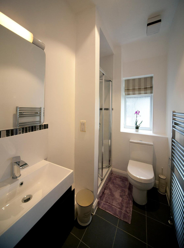 Bathroom 4, Oxford Guest House, Oxfordshire
