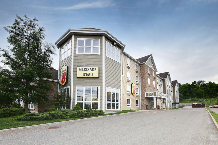 Exterior & Views 2, Super 8 by Wyndham Quebec City, Communauté-Urbaine-de-Québec