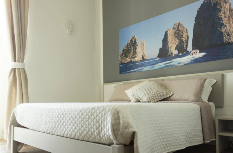Bedroom 2, Rooms Stazione Centrale, Napoli