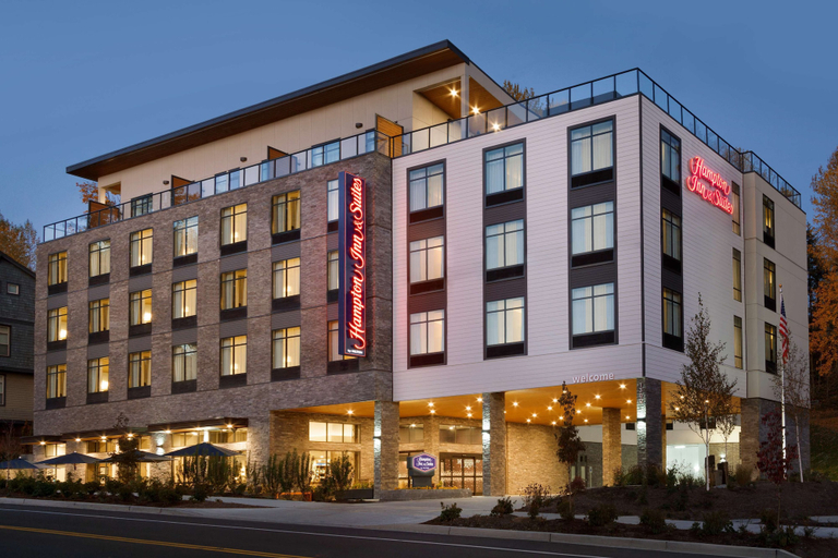 Exterior & Views 2, Hampton Inn & Suites Seattle/Renton, King