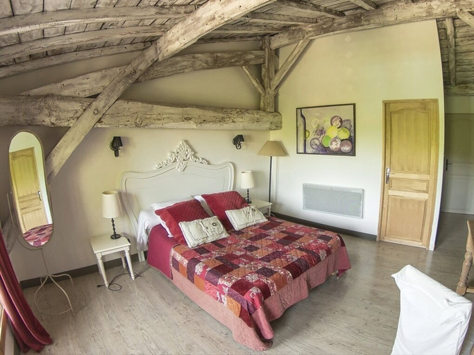 Bedroom 4, Domaine de Quittignan Brillette, Gironde