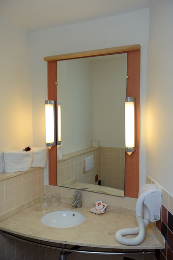 Bathroom 5, ibis Tanger City Center, Tanger-Assilah