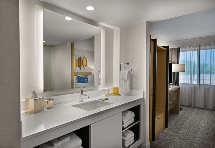 Bathroom 5, Sonesta Silicon Valley, Santa Clara