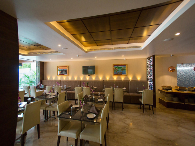 Food & Drinks 5, St Parklane Airport Hotel Chennai, Kancheepuram