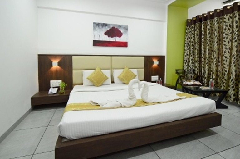 Bedroom 2, Crimson Park Shripriya Hotel, Rajsamand
