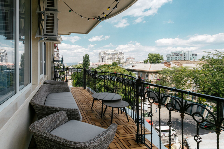Others 4, Royal Apartment Zhukovskogo 9, Odes'ka