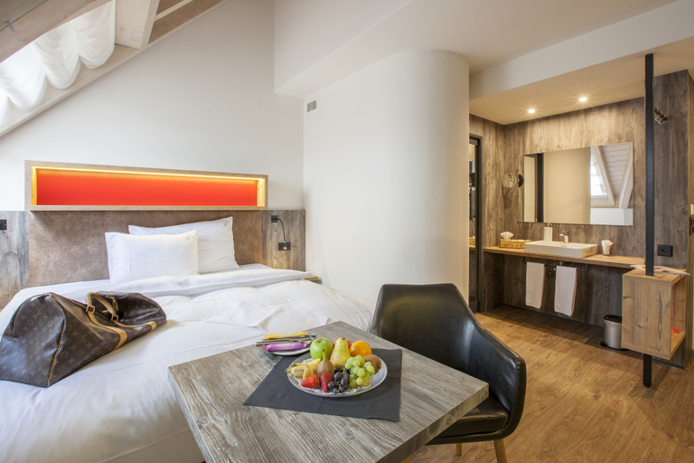 Bedroom 4, Boutiquehotel Thessoni Classic Zürich, Dielsdorf