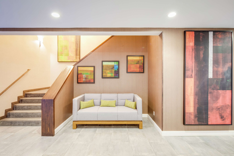 Bedroom 2, DoubleTree by Hilton Huntington, Cabell