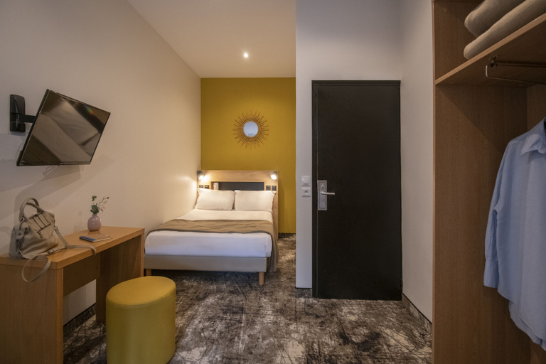 Bedroom 4, Hotel Ostende, Alpes-Maritimes