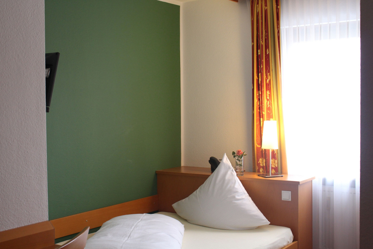 Bedroom 4, Hotel Häußler, Pfaffenhofen an der Ilm