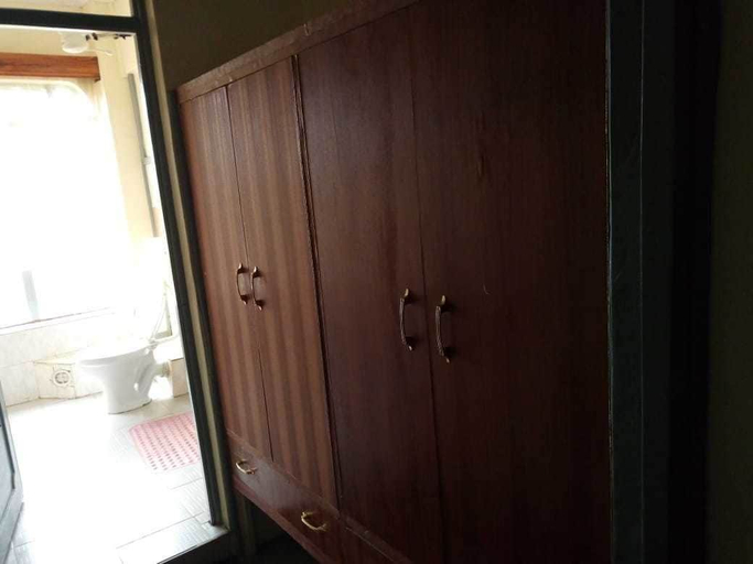 Bedroom 2, Kirimara Springs Hotel, Kieni